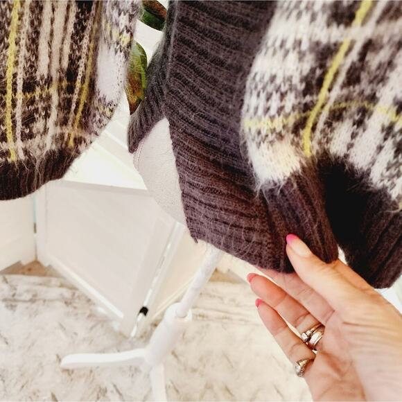 NINE WEST PLAID BLACK YELLOW SWEATER SIZE SMALL - Picture 7 of 8